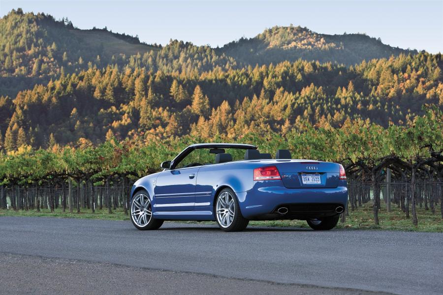  Audi RS4 Cabriolet (B7, 8H) 2006 года  (NA) (фото 2 из 65)